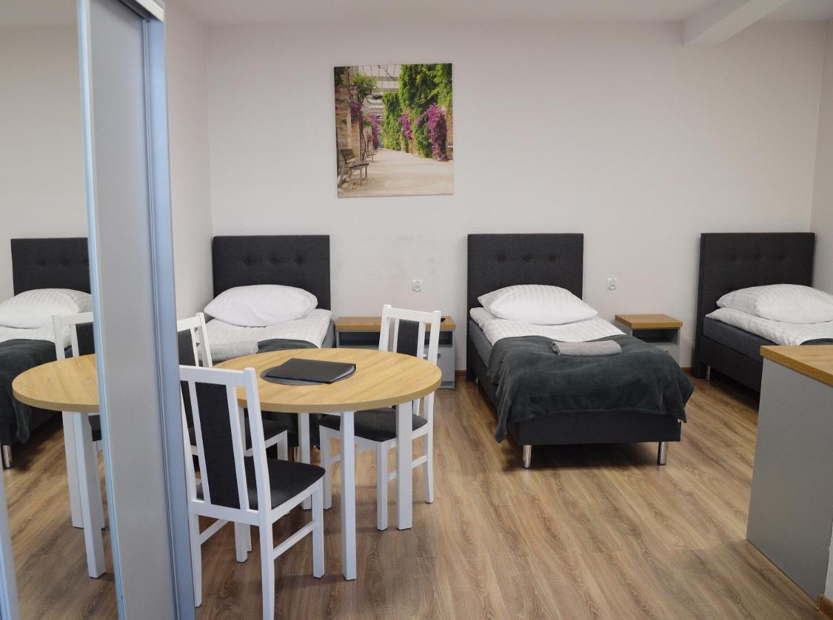 Hostel Adabet Kepno Eksteriør bilde
