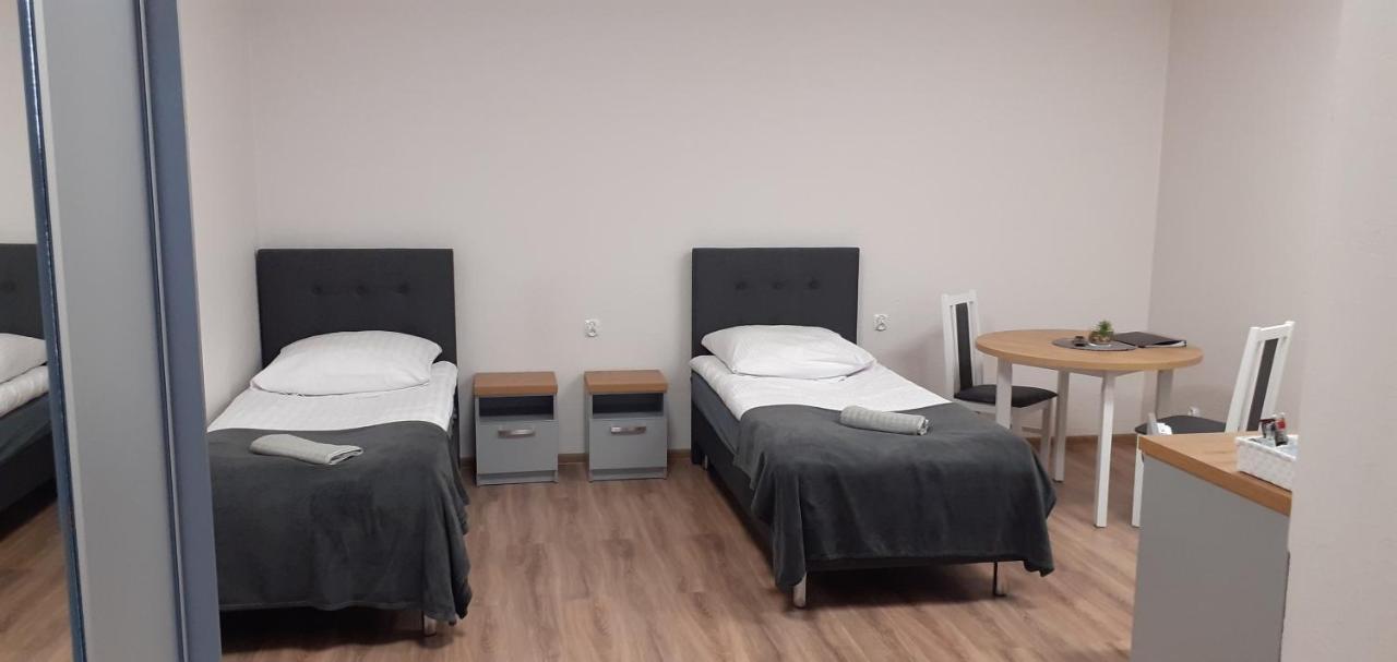 Hostel Adabet Kepno Eksteriør bilde