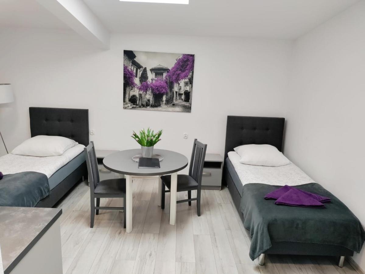 Hostel Adabet Kepno Eksteriør bilde