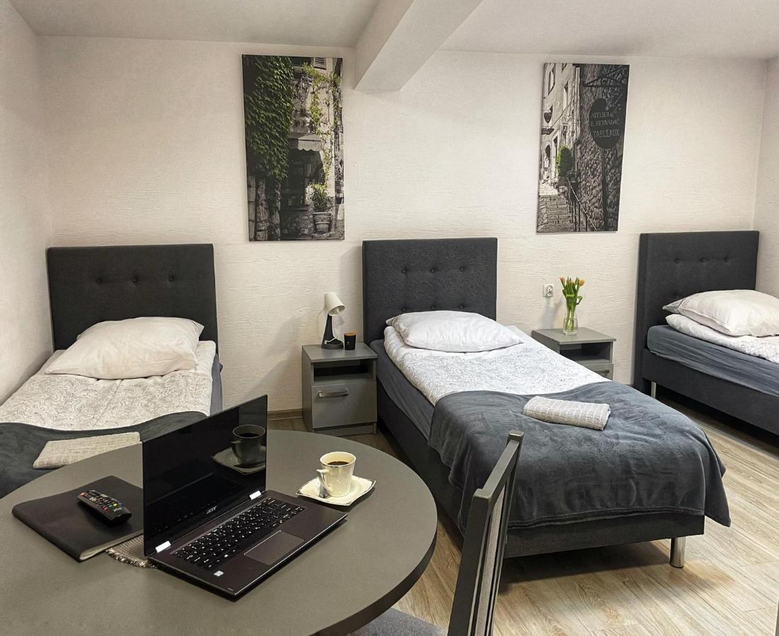 Hostel Adabet Kepno Eksteriør bilde